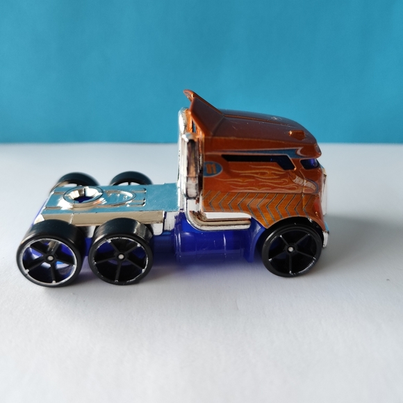 2014 Hot Wheels Hauling Rig Road Rally Copper Brown Semi Tractor Truck Die Cast - Picture 1 of 6